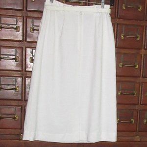 White Lined BOSTON TRAVELER Belt Skirt Size 8